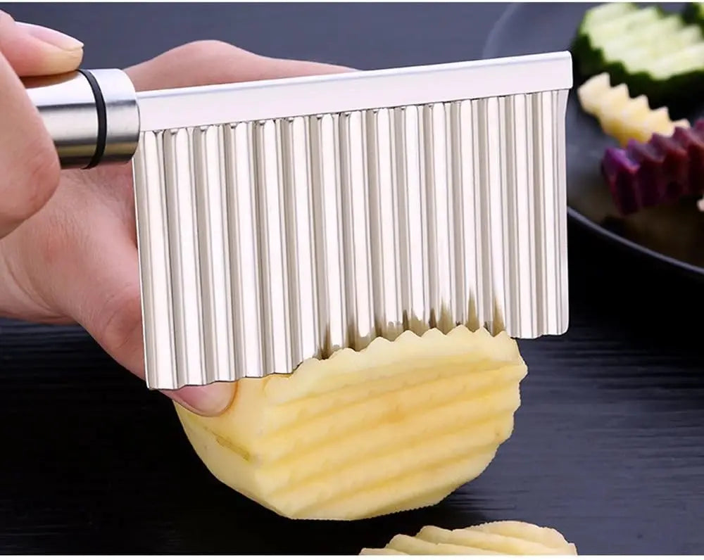 Wavy French Fry Cutter 23cm, Crinkle Cutter for Potatoes, Carrots, Stainless Steel Kitchen Knife